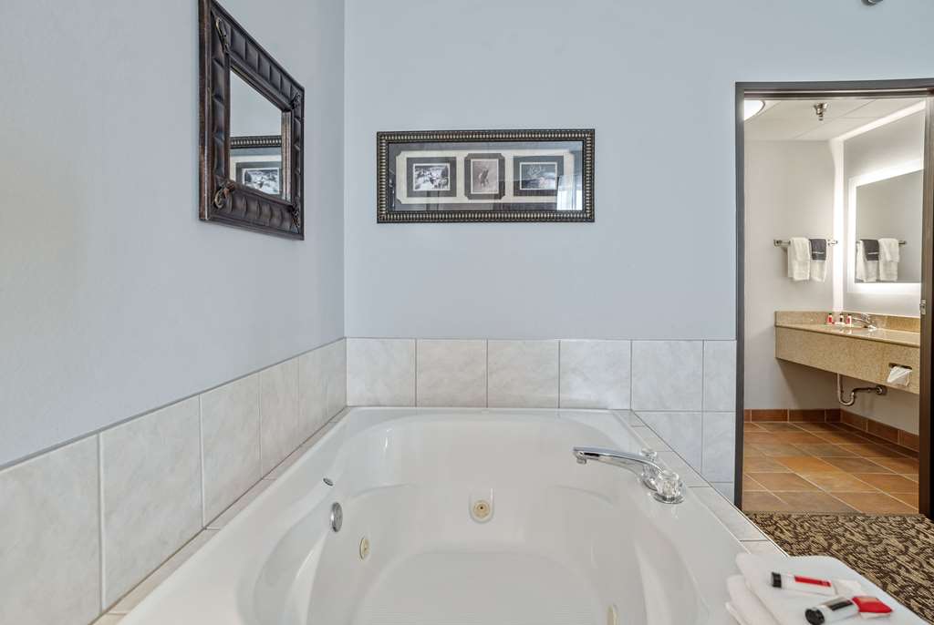 Elevation Inn & Suites Trademark Collection by Wyndham - photo 3