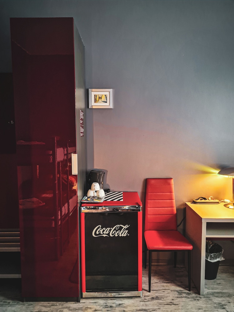 Mini-refrigerator