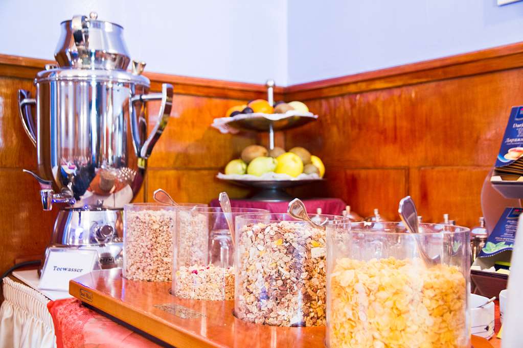 Breakfast buffet TOP Hotel Amberger Wuerzburg