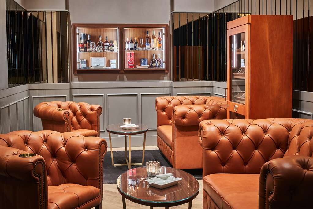 Steigenberger Grandhotel Petersberg, Koenigswinter/Bonn, Germany - Restaurant - Bar