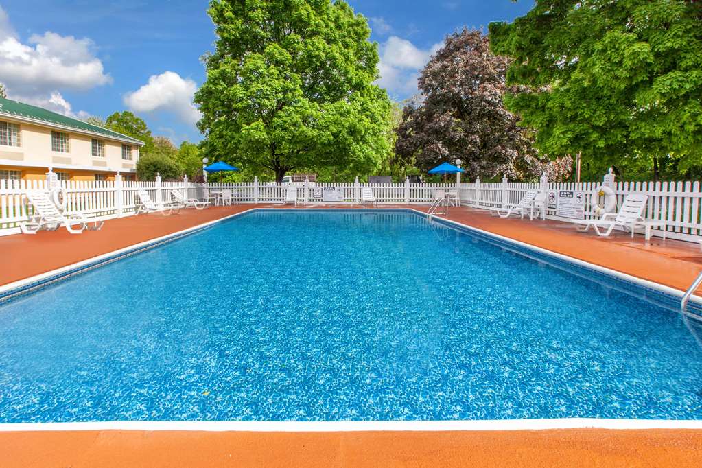 Baymont by Wyndham Harrisburg - photo 4
