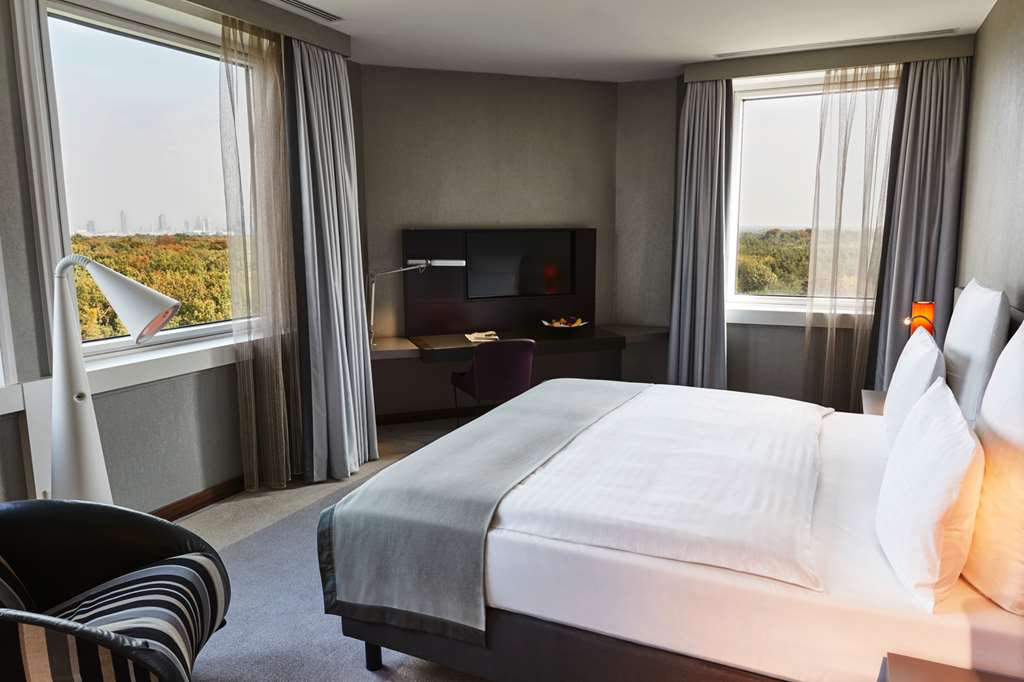 Steigenberger Airport Hotel, Frankfurt, Germany - Presidential Suite, Bedroom