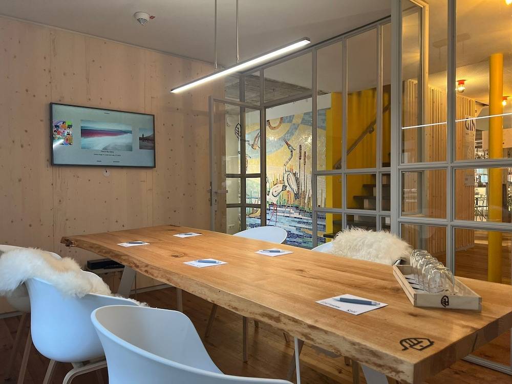 Meeting facility