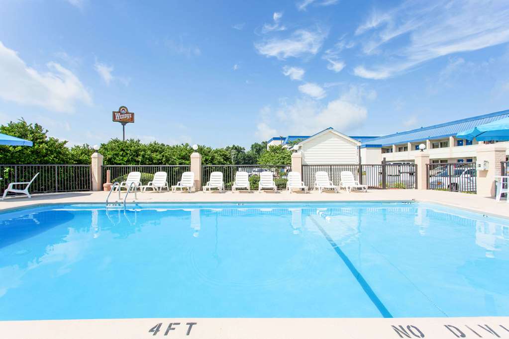 Days Inn by Wyndham High Point Archdale - photo 4