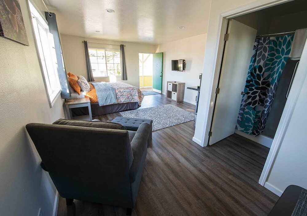 Pacific City Inn - photo 5