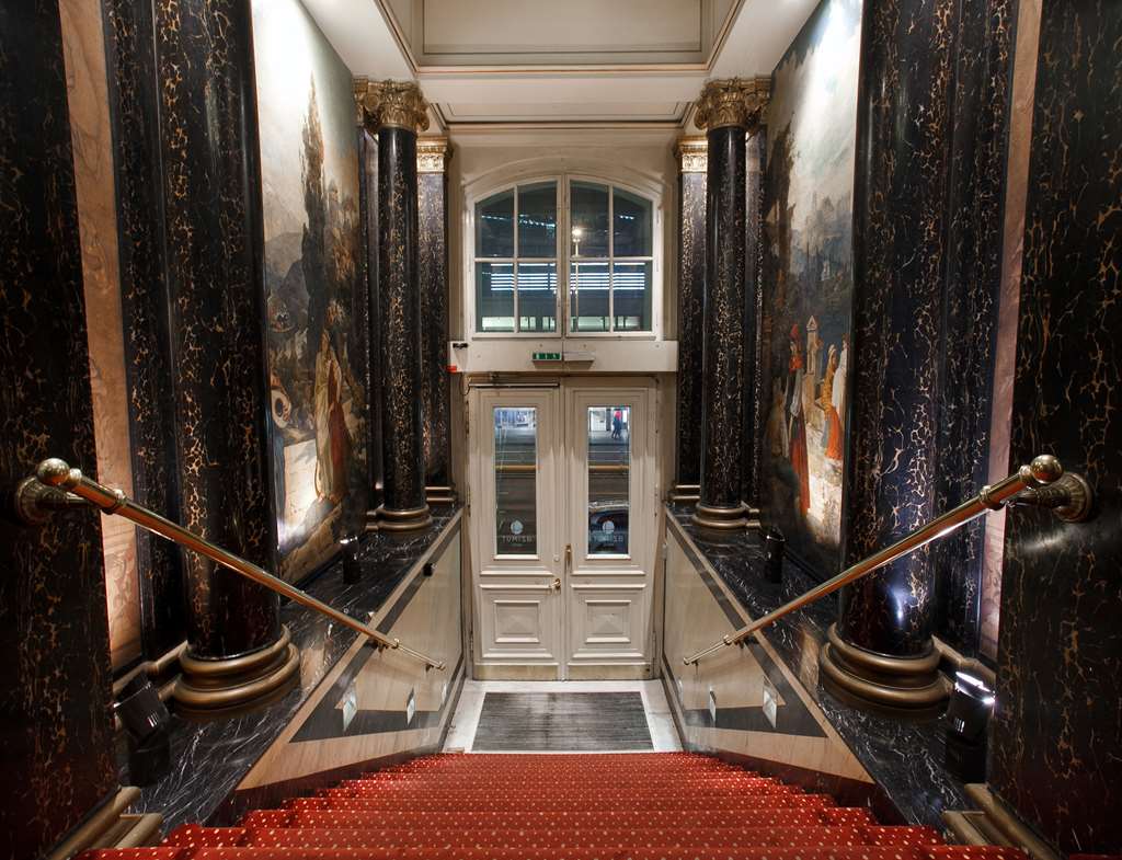 ENTRANCE