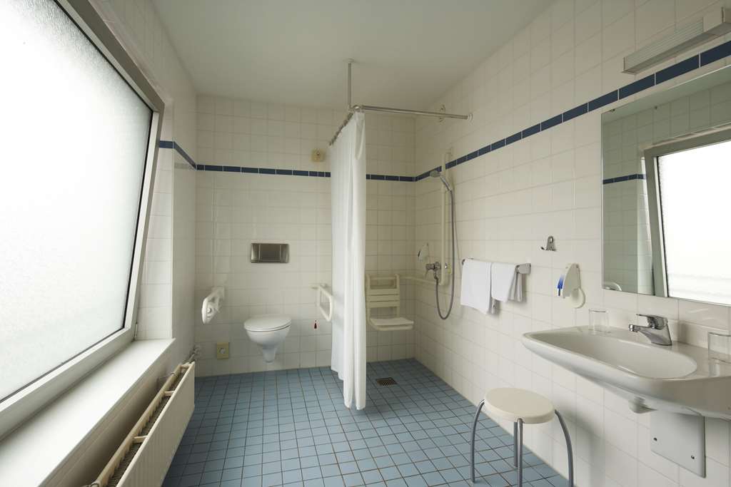 IntercityHotel Kiel, Germany - Handicapped Accessible Room, Bathroom