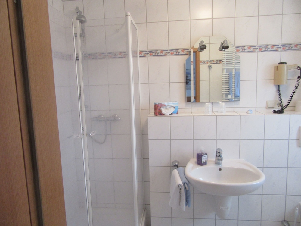 Bathroom shower