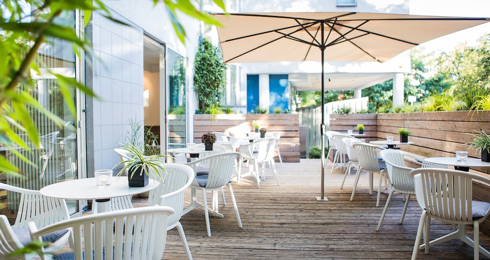 Sundeck