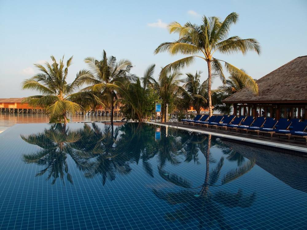 Infinity pool