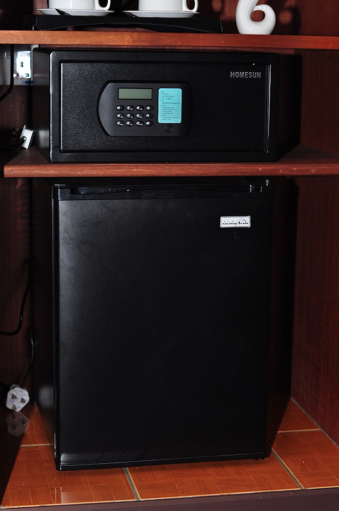 Mini-refrigerator