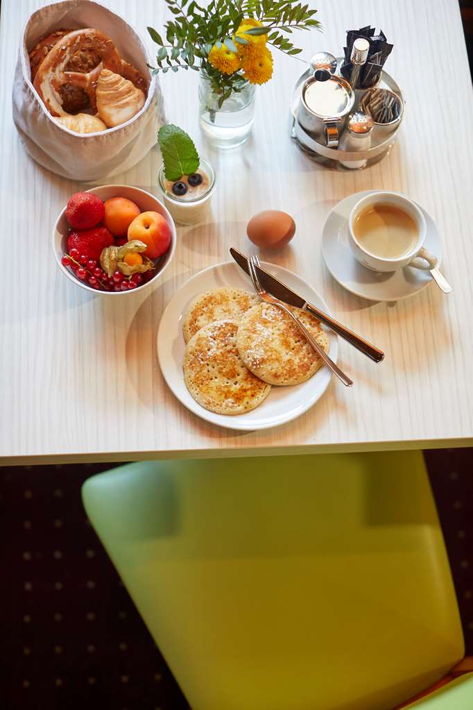 Restaurant Breakfast