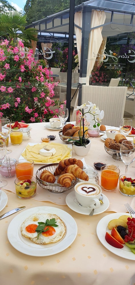 Breakfast meal