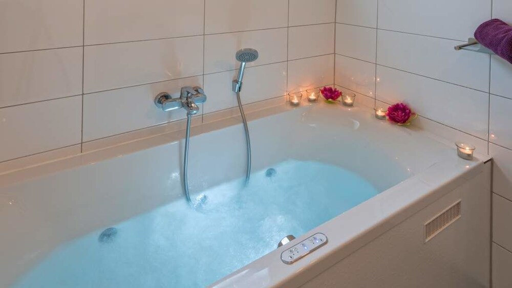 Jetted Tub