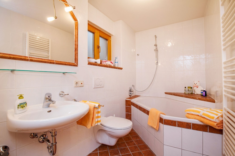 Bathroom amenities