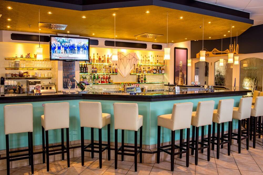 Hotel Bar
