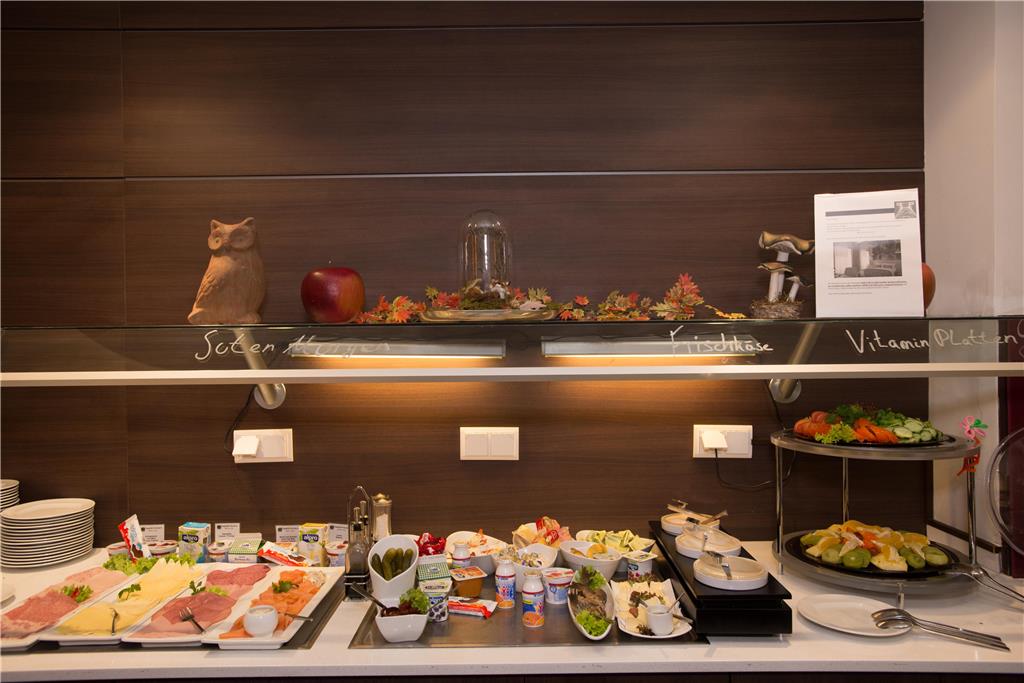 Esplanade Bistro Fruehstuecksbuffet DD