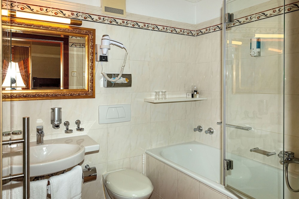 Bathroom amenities