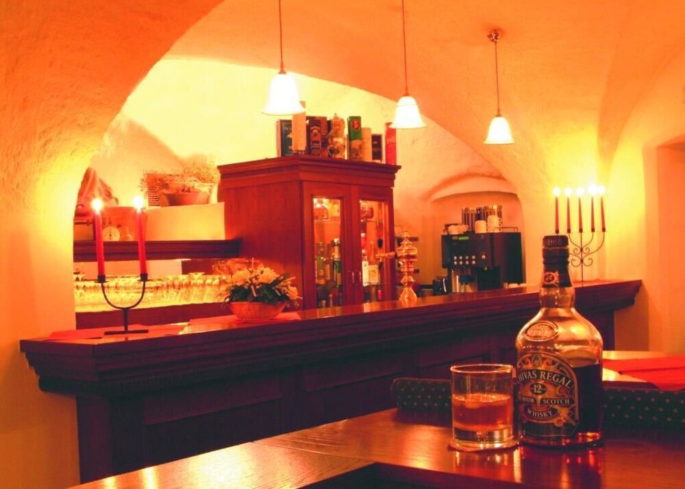 Hotel Bar
