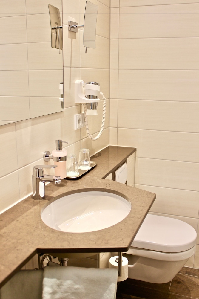Bathroom amenities