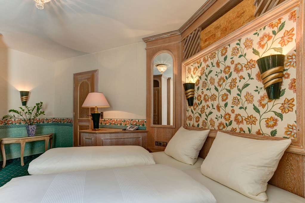 Guest room