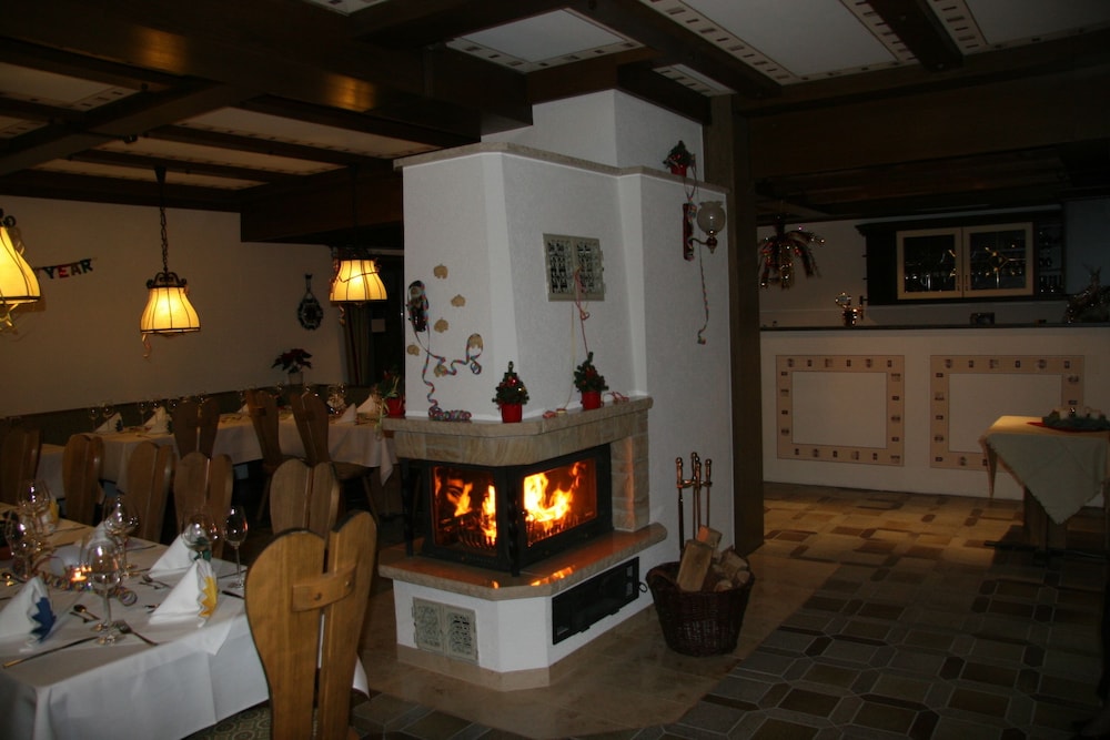 Couples dining