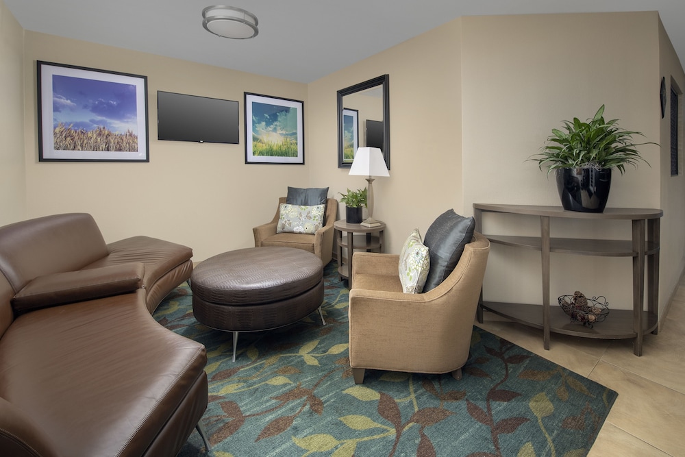 Candlewood Suites I 26 at Northwoods Mall an IHG Hotel - photo 4