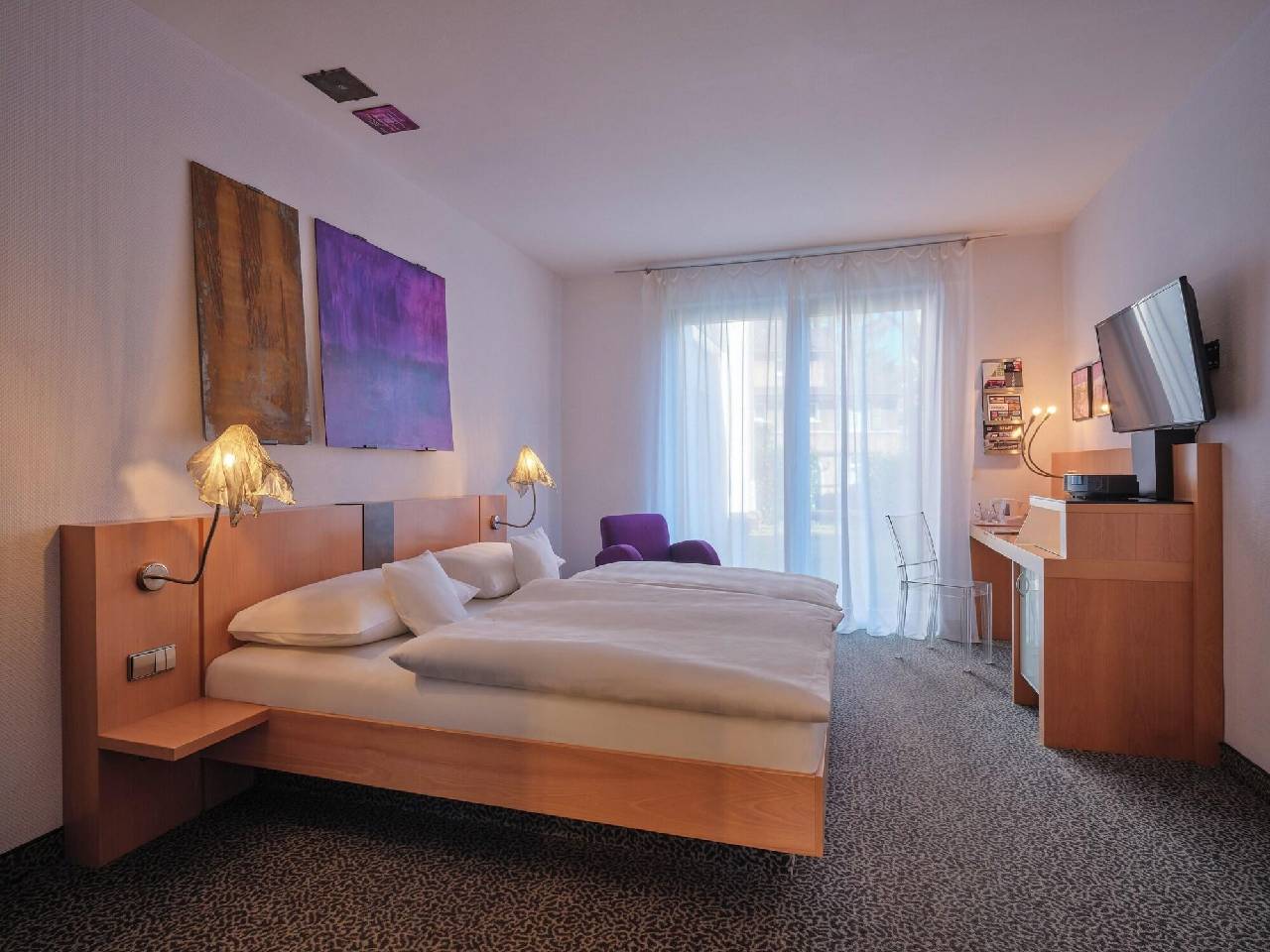 Guest room