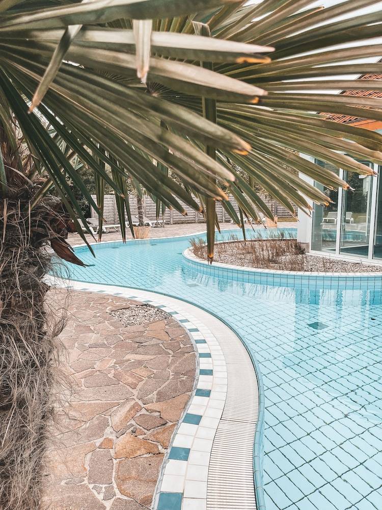 Indoor/outdoor pool