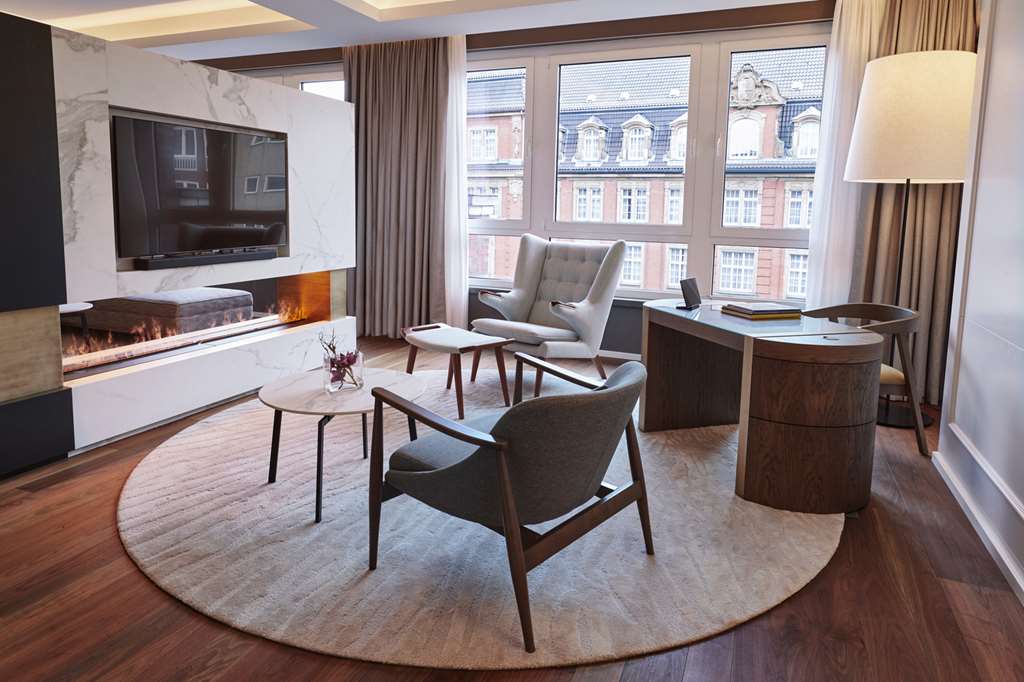 Steigenberger Hotel Hamburg - Pr�sidentensuite Office