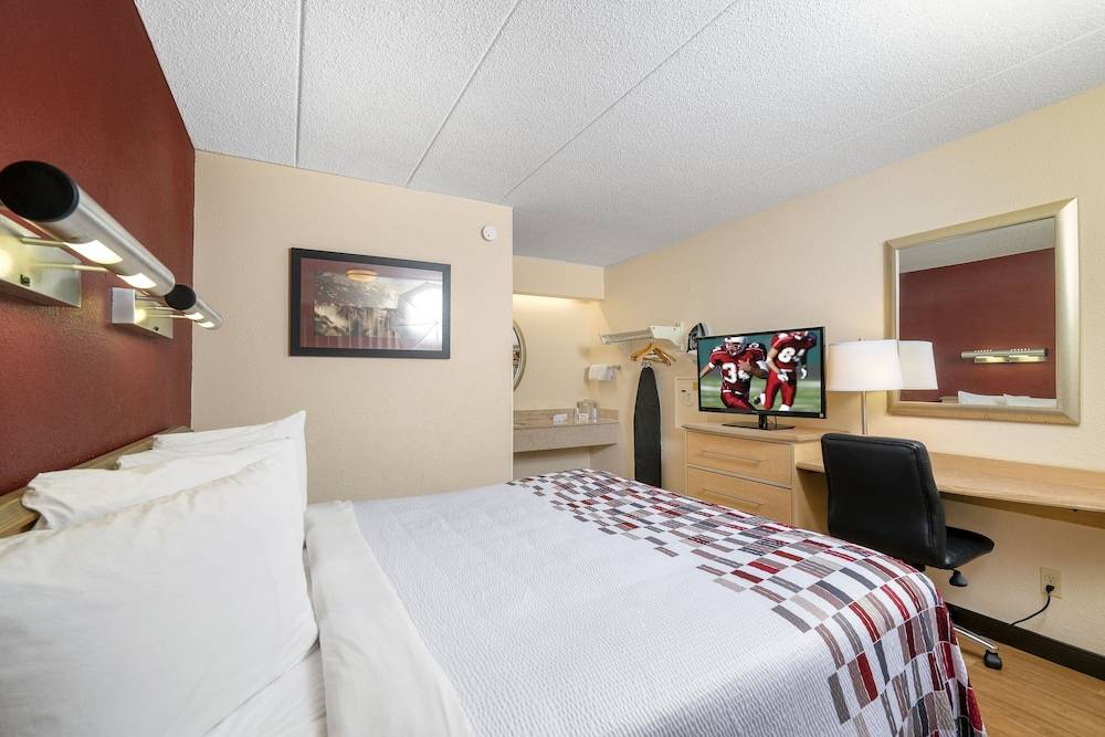 Red Roof Inn Indianapolis South - photo 5