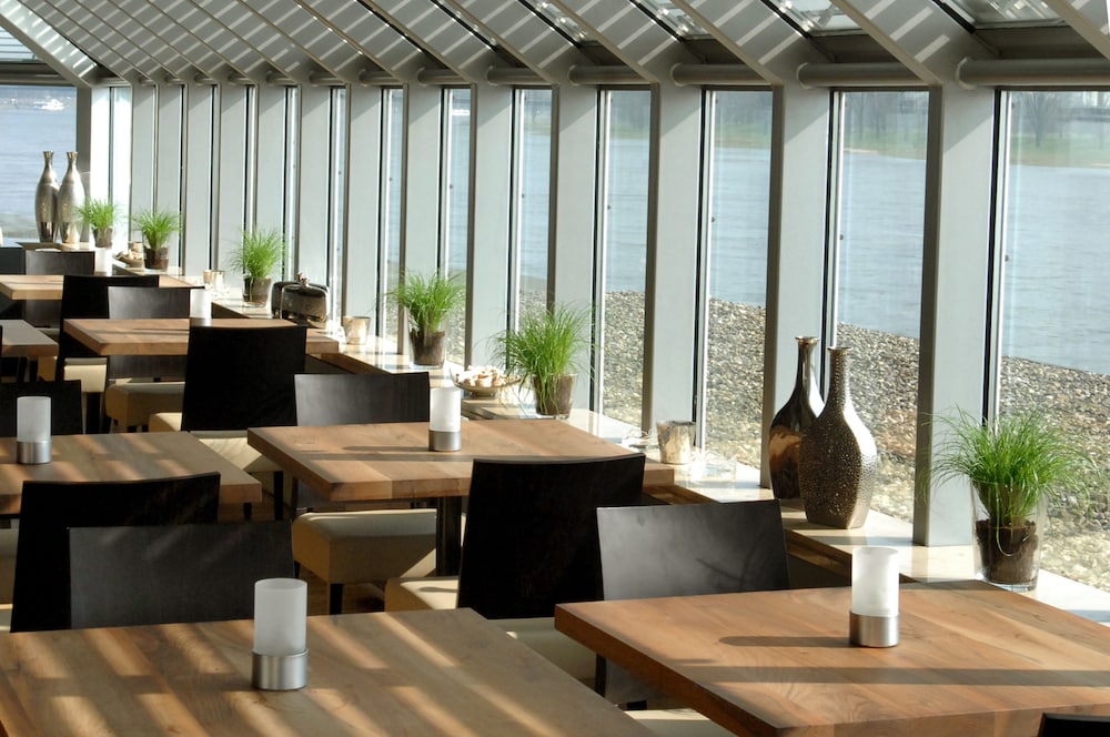 Hotel Lounge