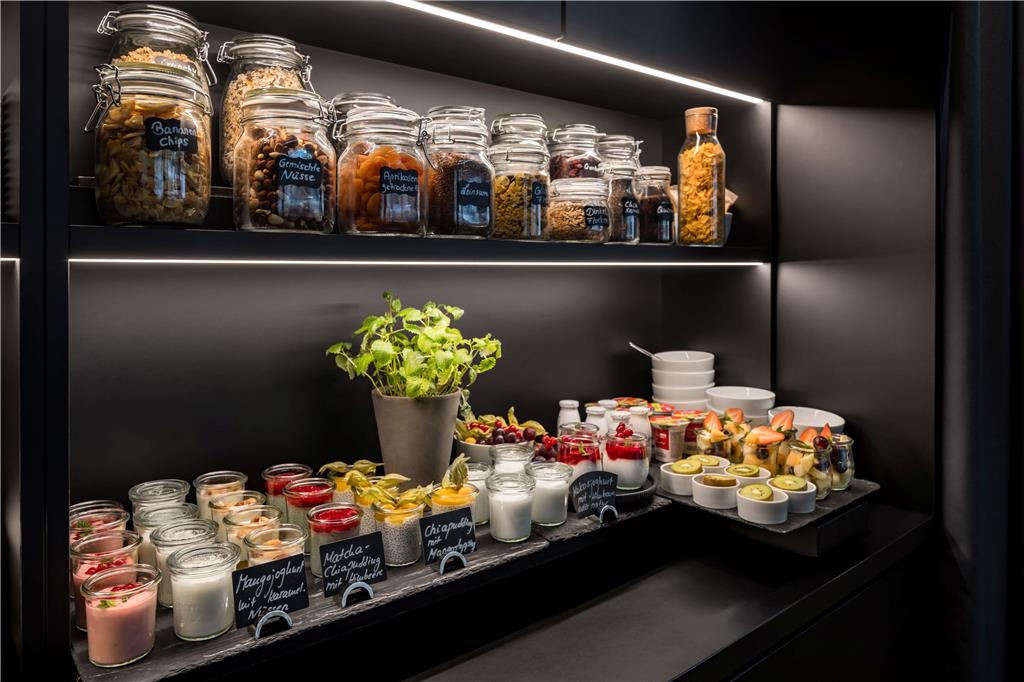 hotel amano dusseldorf breakfast