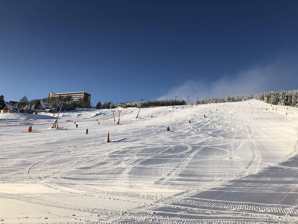 Snow and ski sports