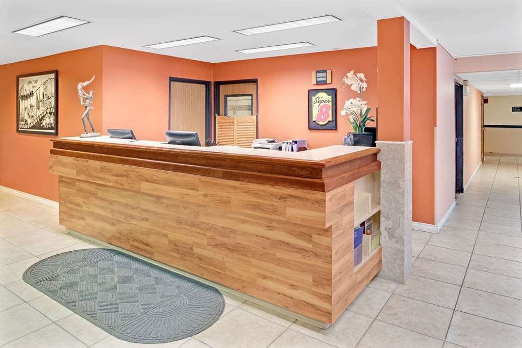 Super 8 by Wyndham Spokane West - photo 4