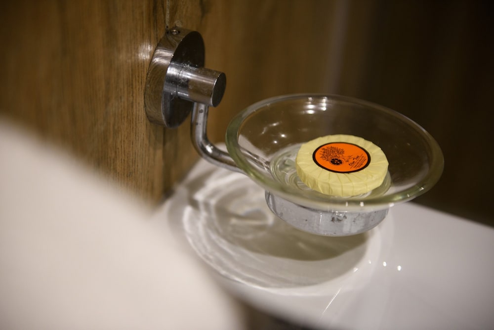 Bathroom amenities