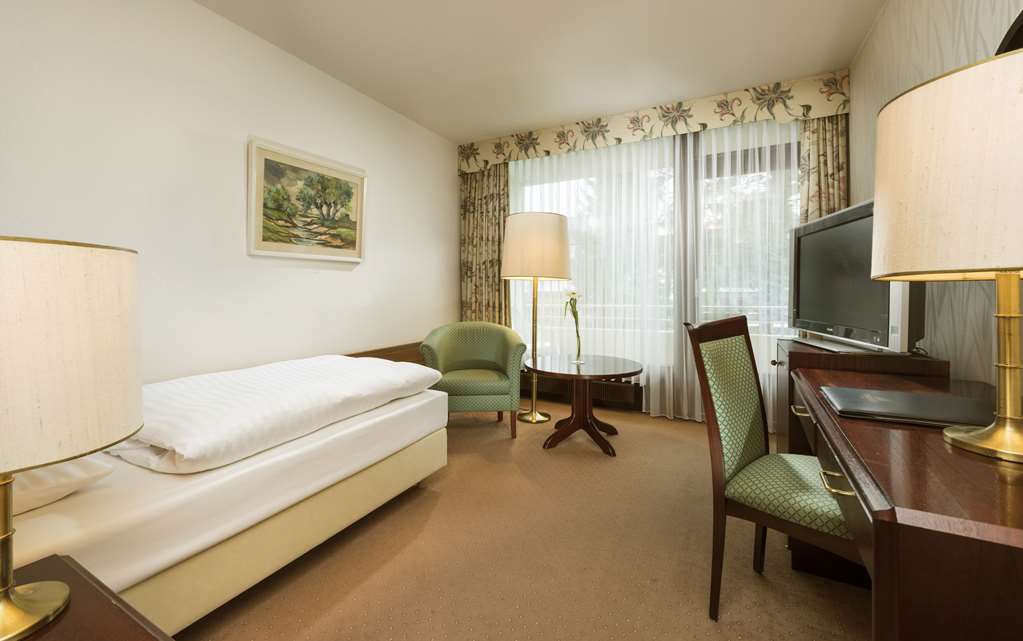 Covering 23 sq.m. in size, the Classic rooms are located in the lower floors. All rooms offer a balcony.