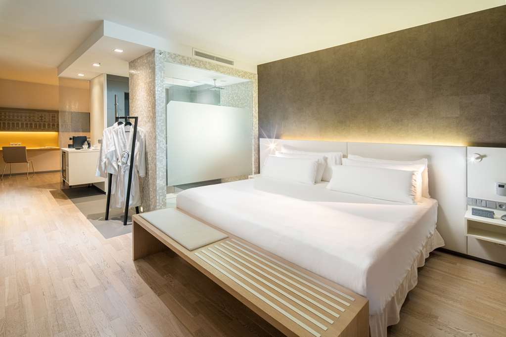 BHAMB ROOM