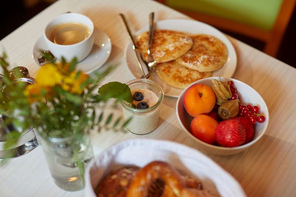 Restaurant Breakfast