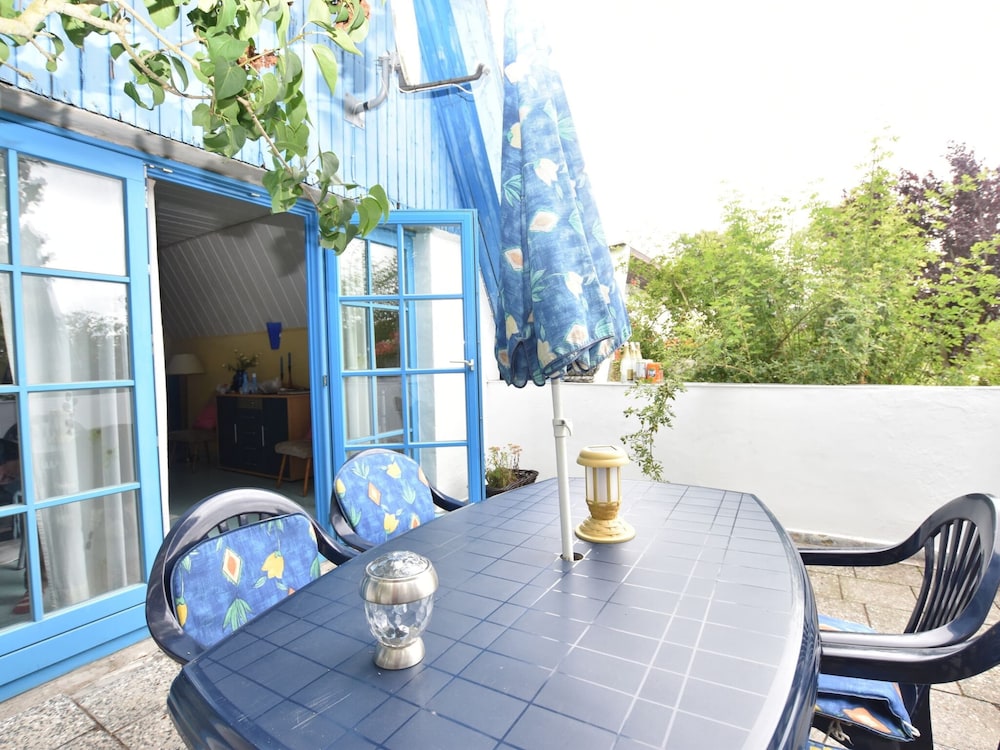 Bungalow With Garden Terrace
