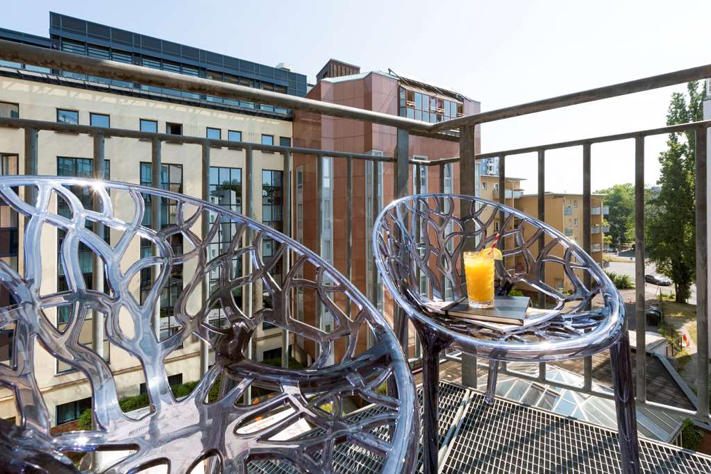 Scandic Berlin Kurfu rstendamm Room Standard Balcony TR Courtyard Drink