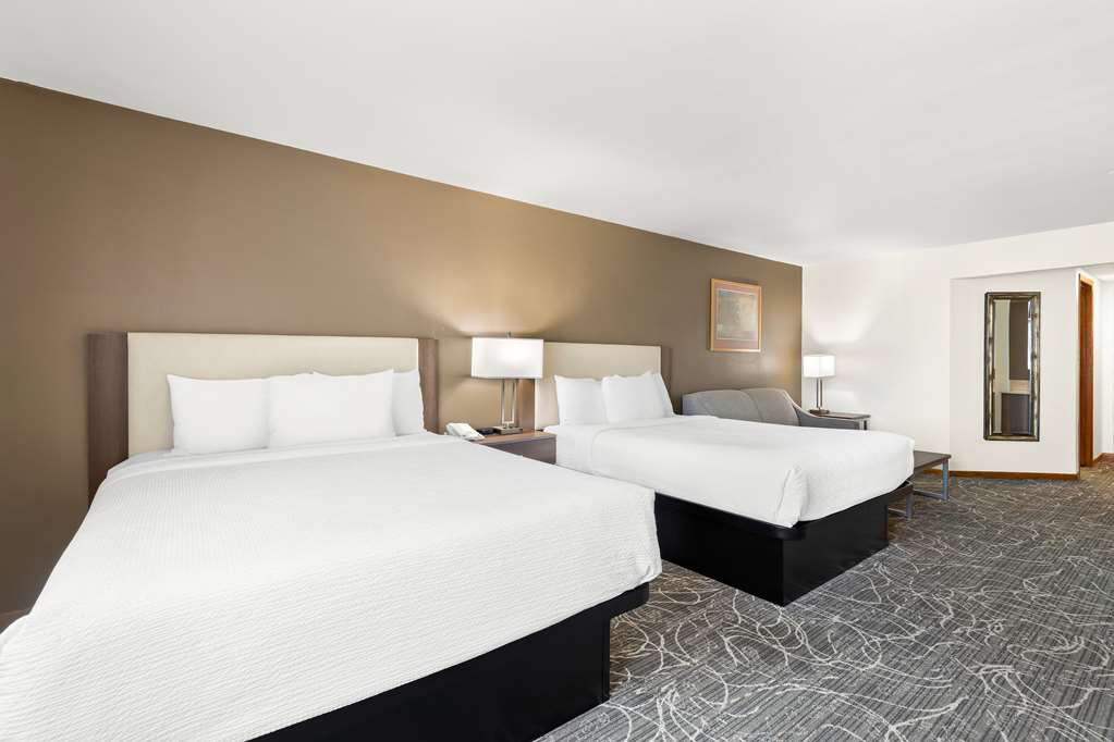 Best Western West Towne Suites - photo 4