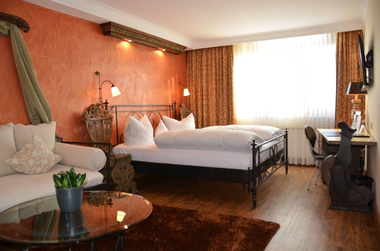 Guest room