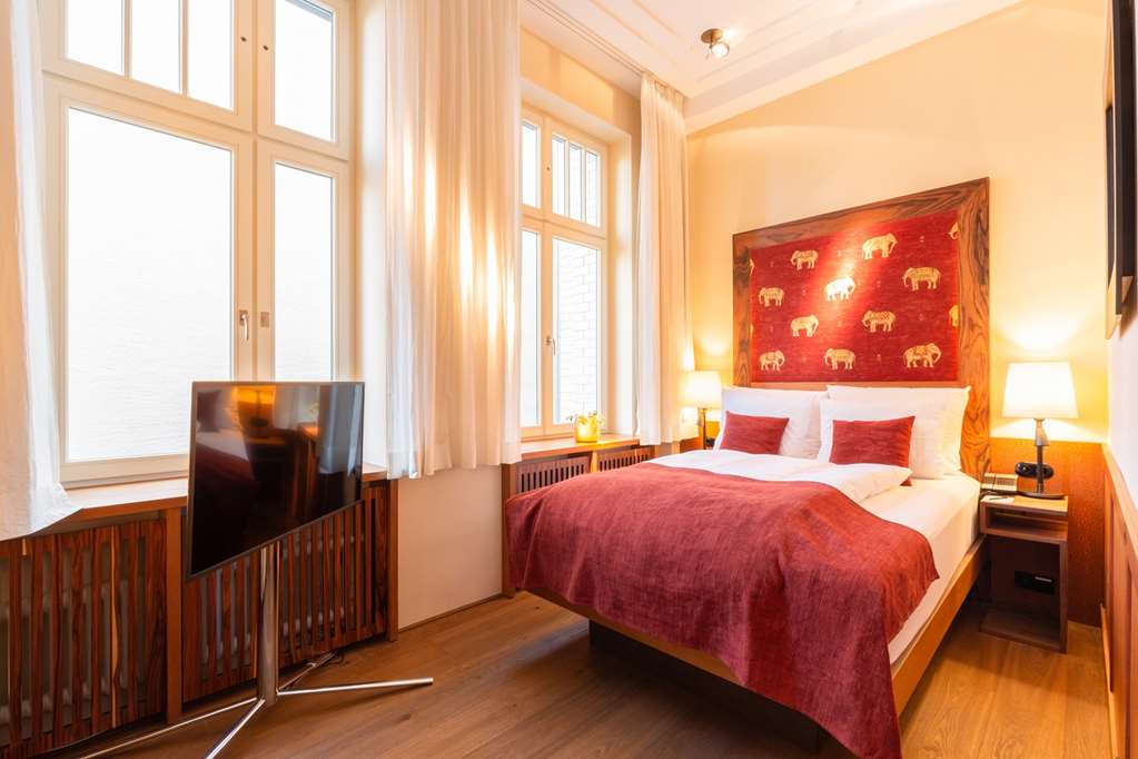 Orania bed room by Fridolin Full