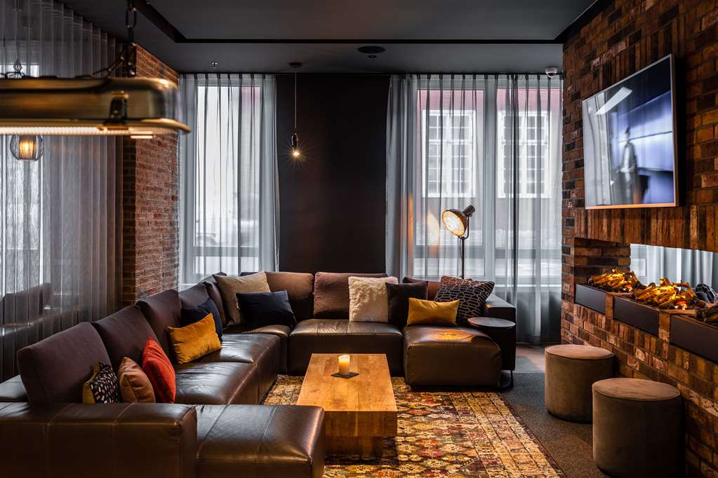Pentalounge