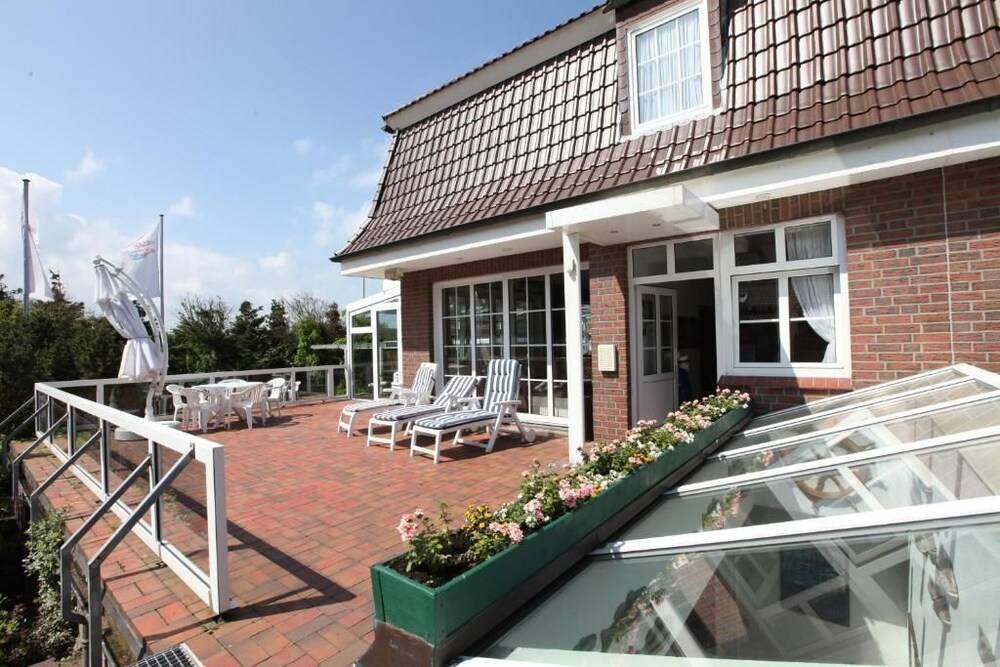 Sundeck