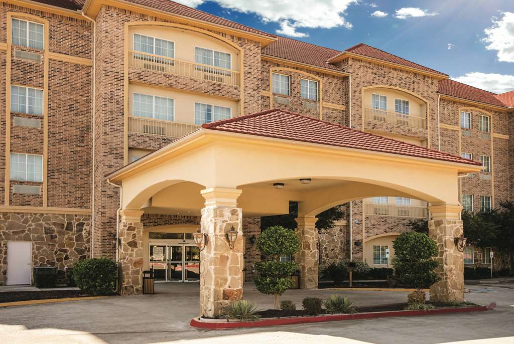 Baymont by Wyndham Dallas South DeSoto - photo 2