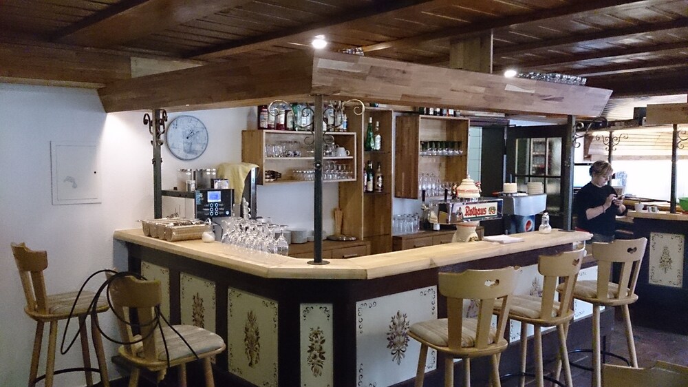 Hotel Bar