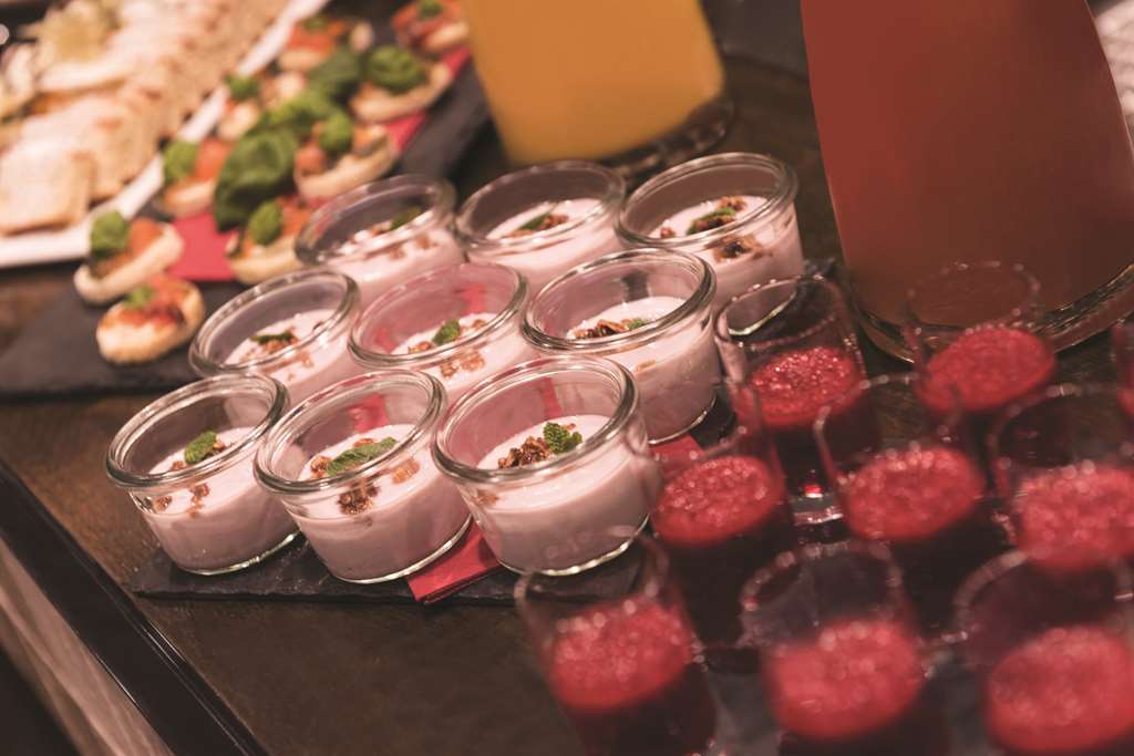 adina apartment hotel hamburg michel breakfast buffet