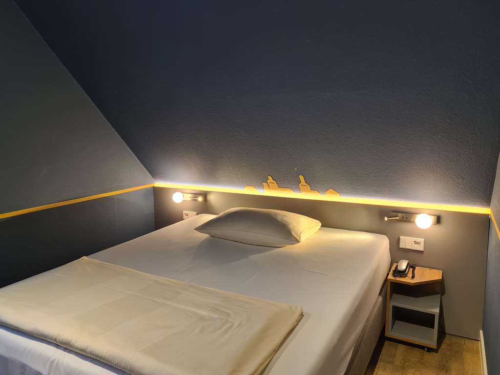 Single room side house